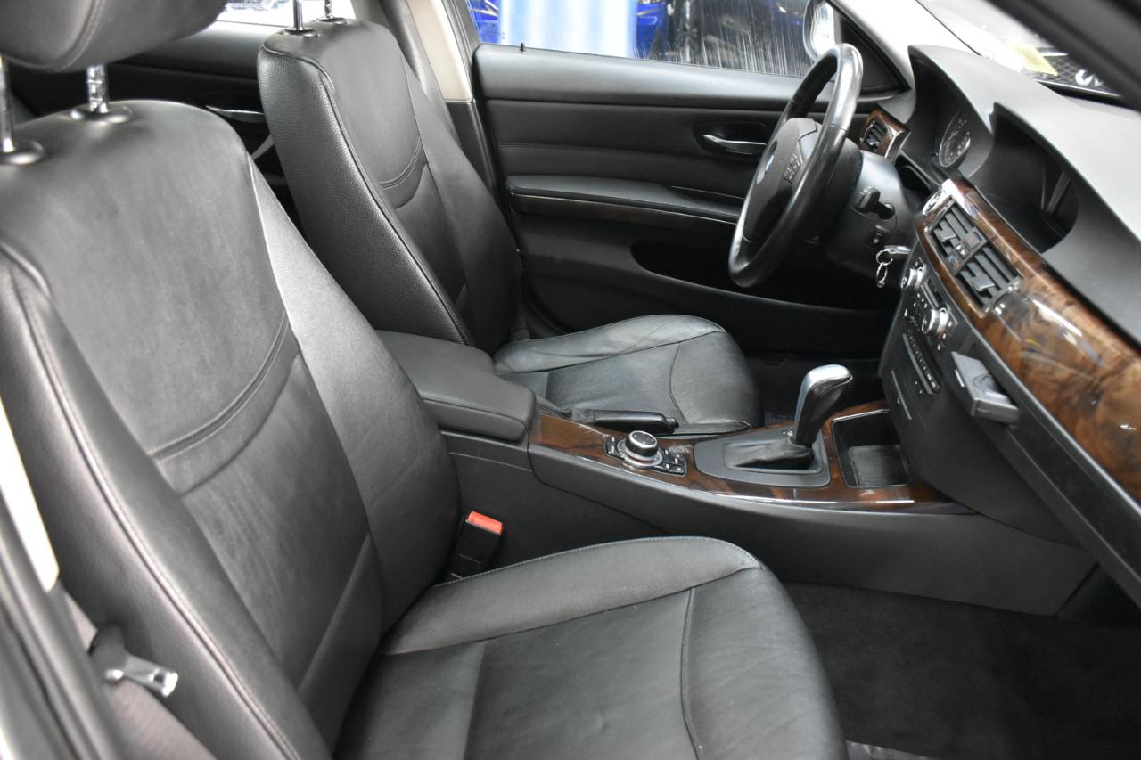 BMW 3-Series 328i xDrive 2011