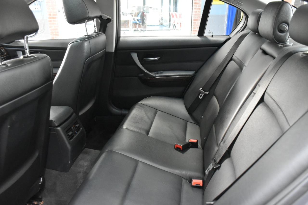 BMW 3-Series 328i xDrive 2011
