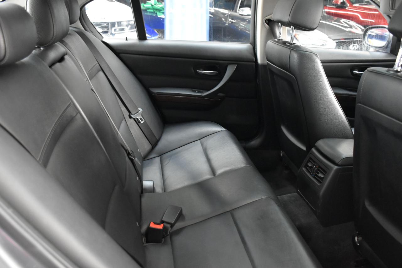 BMW 3-Series 328i xDrive 2011