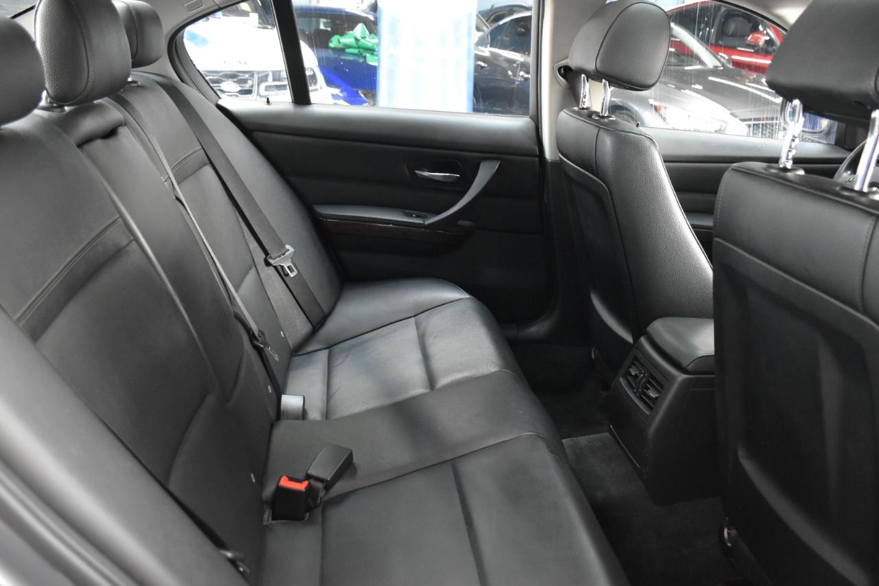 BMW 3-Series 328i xDrive 2011