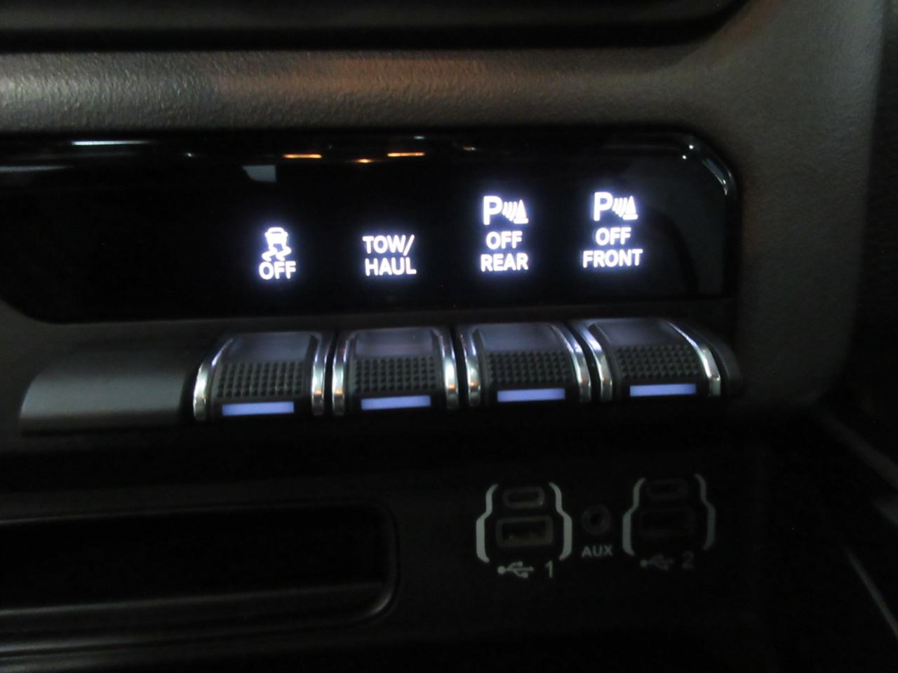 RAM 1500 Big Horn Quad Cab 4WD 2022