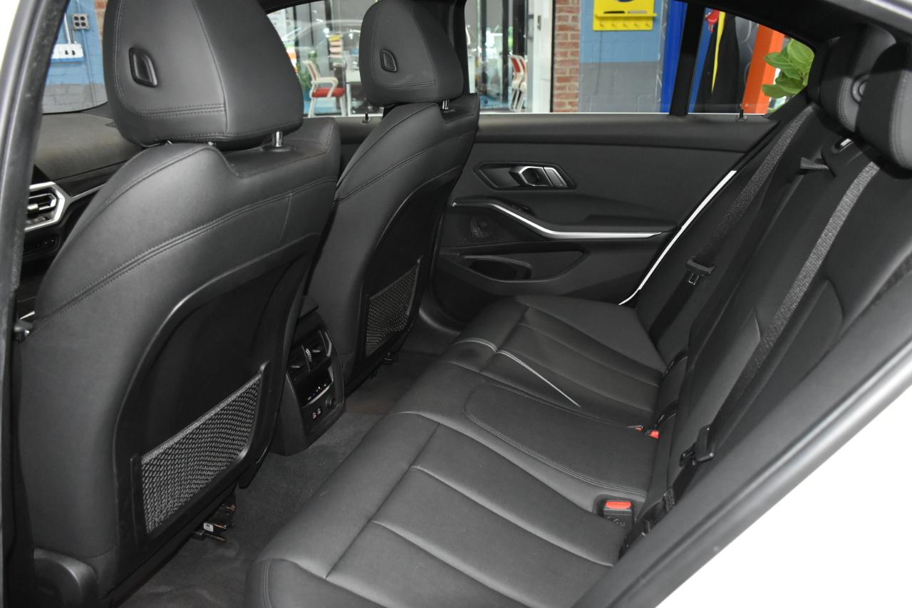 BMW 3-Series 330i xDrive 2020