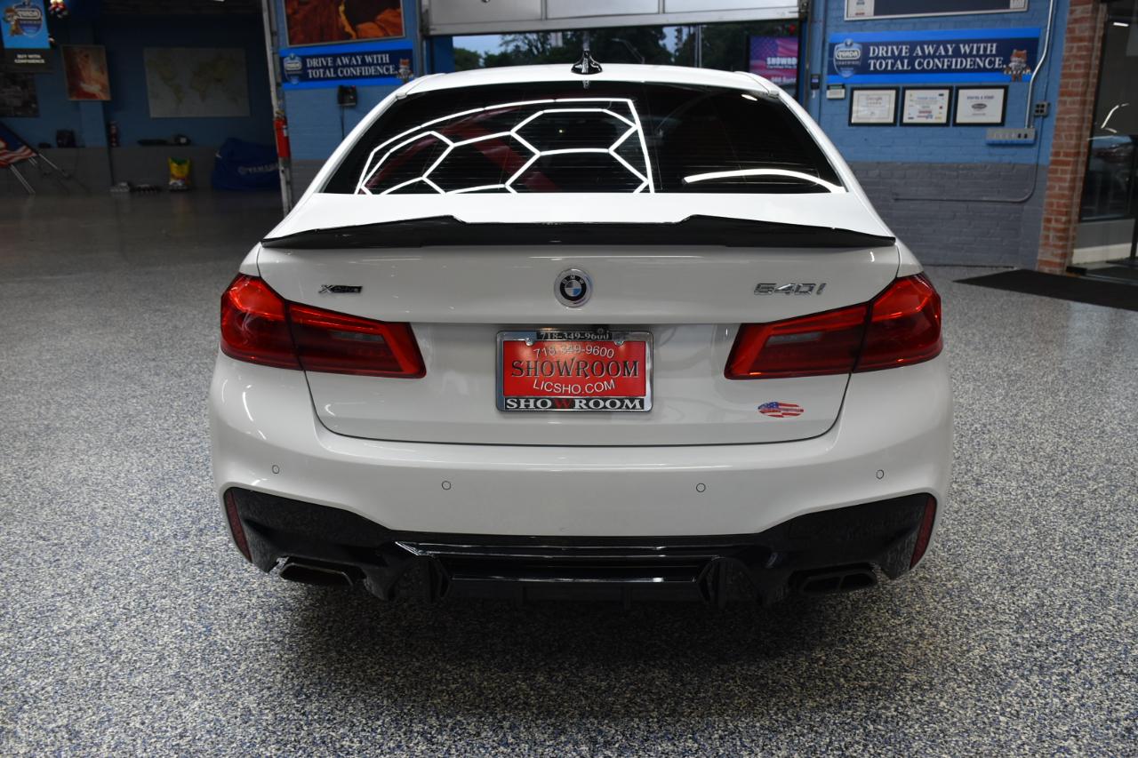 BMW 5-Series  2019