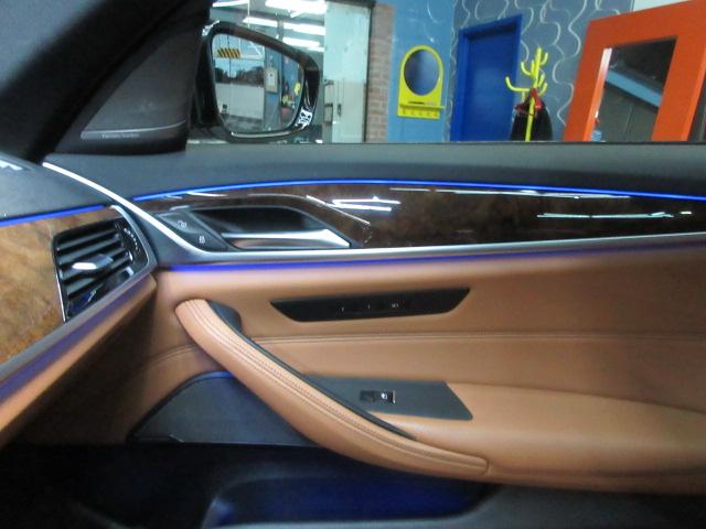 BMW 5-Series  2019