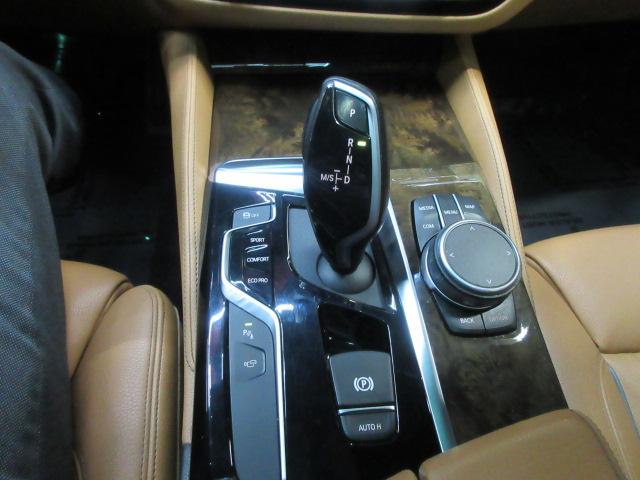 BMW 5-Series  2019
