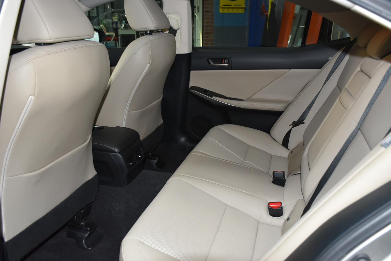 Lexus IS 300 AWD 2018