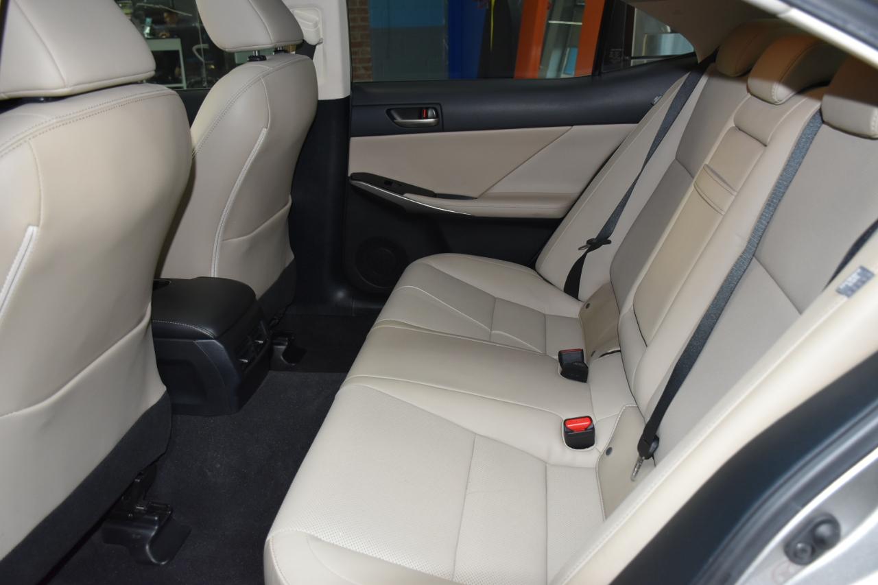 Lexus IS 300 AWD 2018