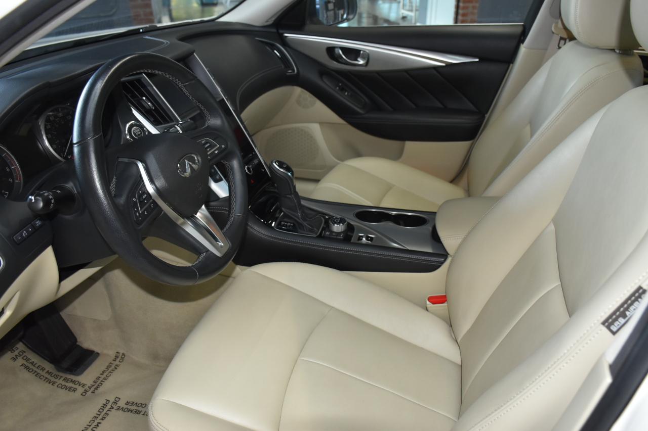 Infiniti Q50 3.0t LUXE AWD 2019