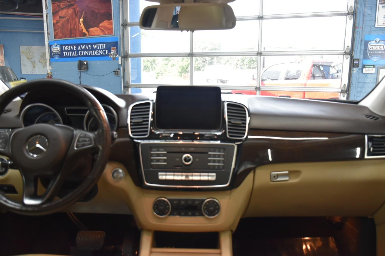 Mercedes-Benz GLE-Class photo 41