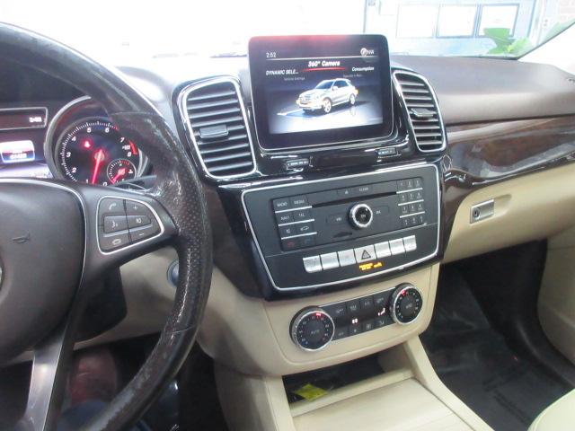 Mercedes-Benz GLE-Class photo 42