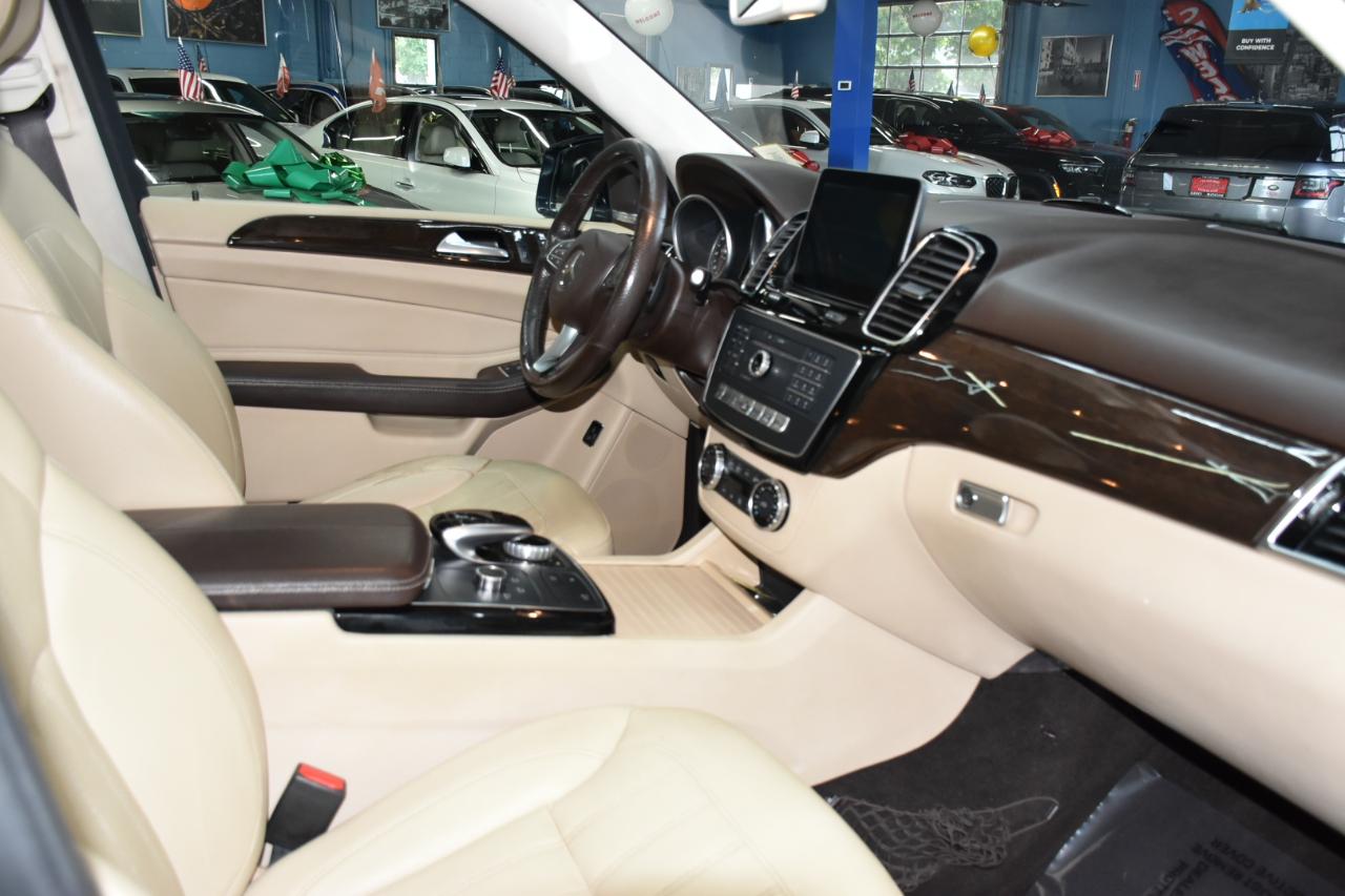 Mercedes-Benz GLE-Class photo 50