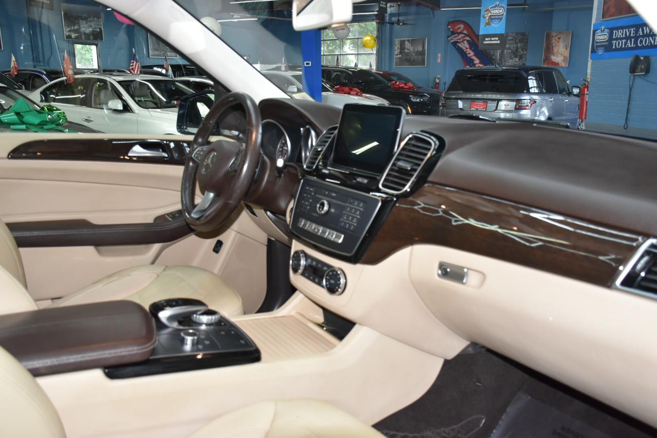 Mercedes-Benz GLE-Class photo 51