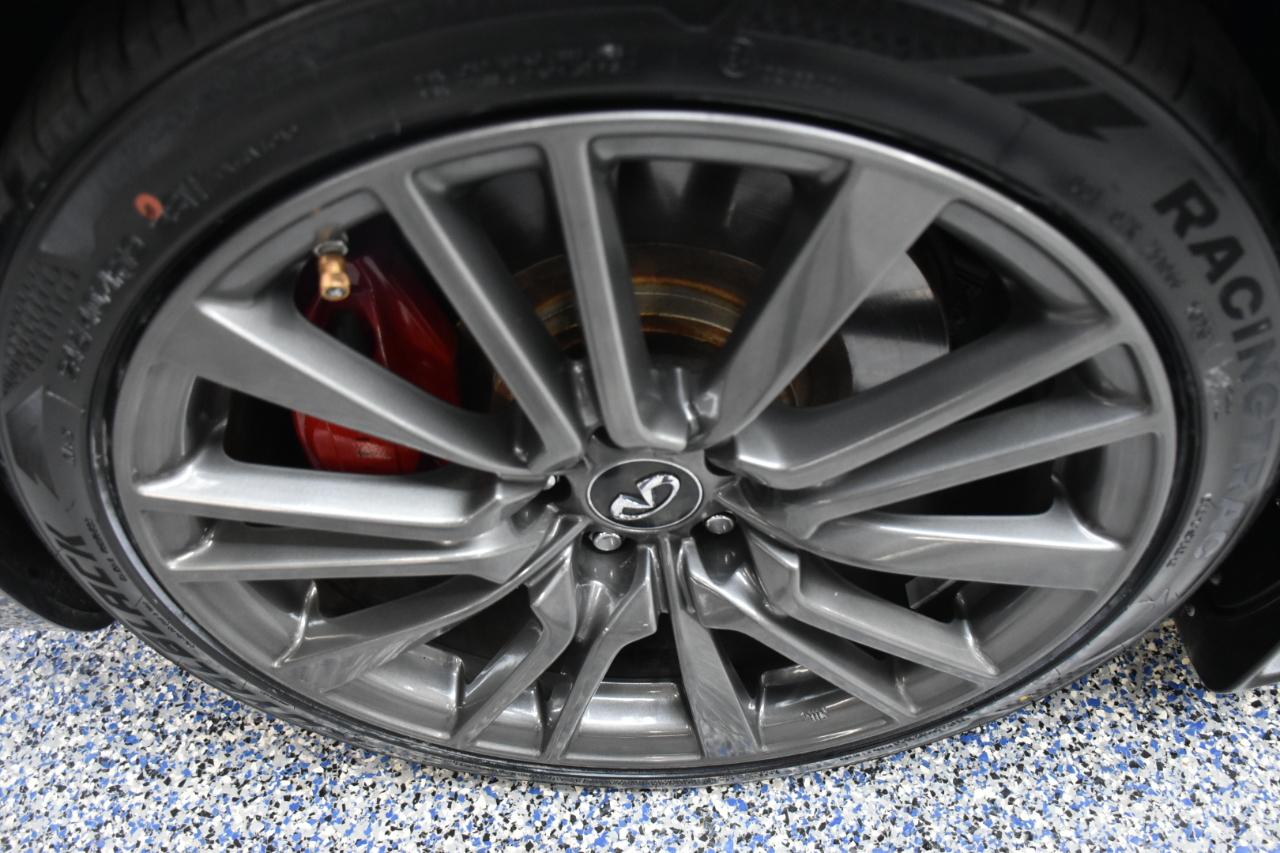 Infiniti Q60 Red Sport 400 AWD 2017