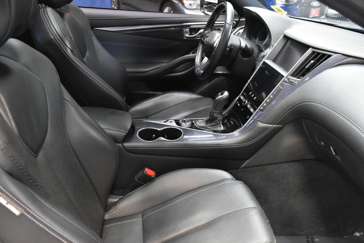Infiniti Q60 Red Sport 400 AWD 2017