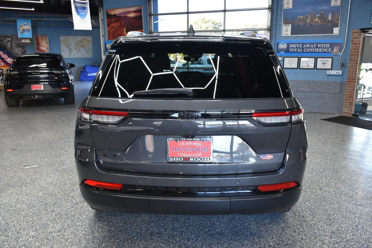 Jeep Grand Cherokee 4WD 4dr Laredo Altitude *Ltd Avail* 2022