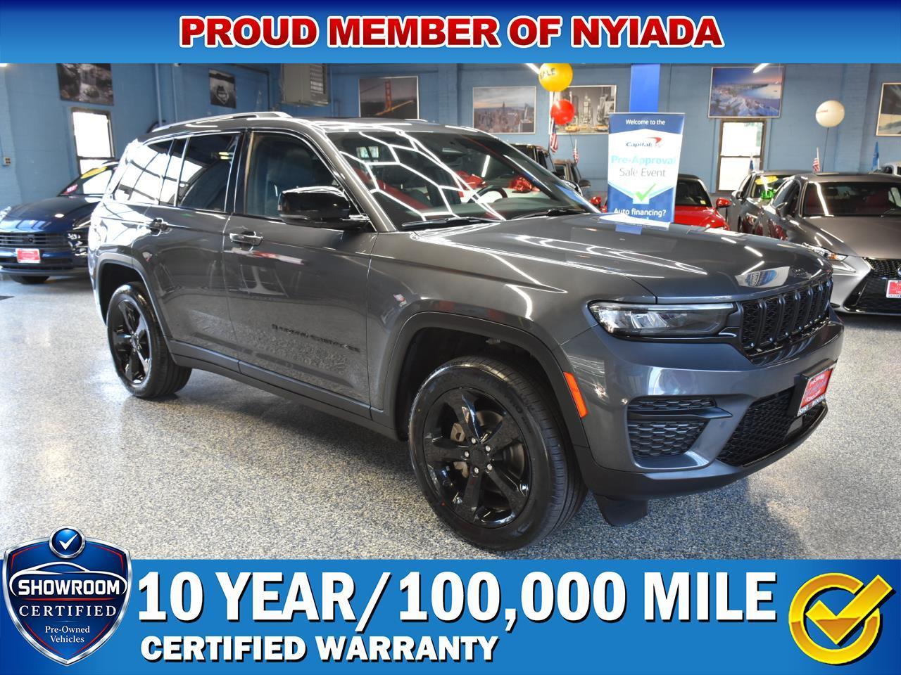 2022 Jeep Grand Cherokee 4WD 4dr Laredo Altitude *Ltd Avail*