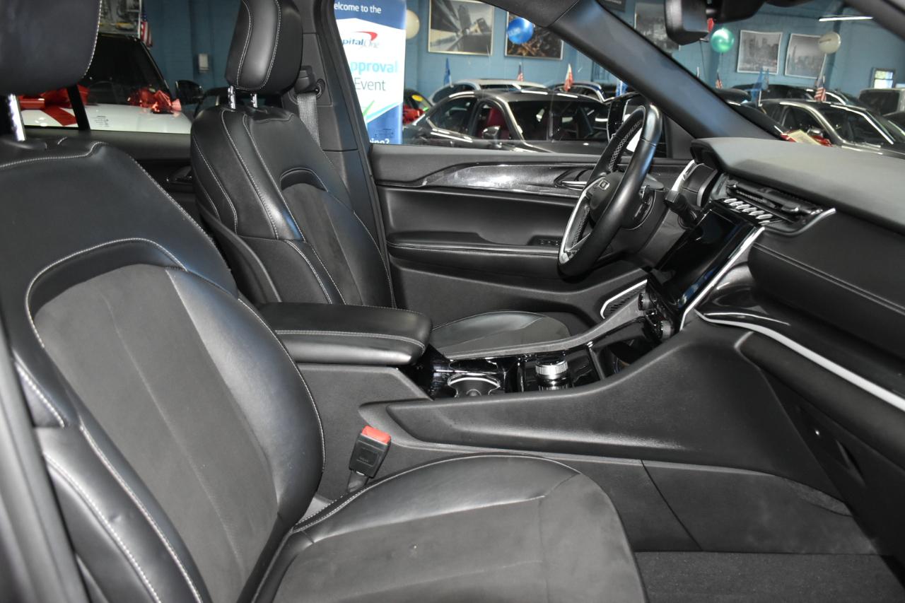 Jeep Grand Cherokee 4WD 4dr Laredo Altitude *Ltd Avail* 2022