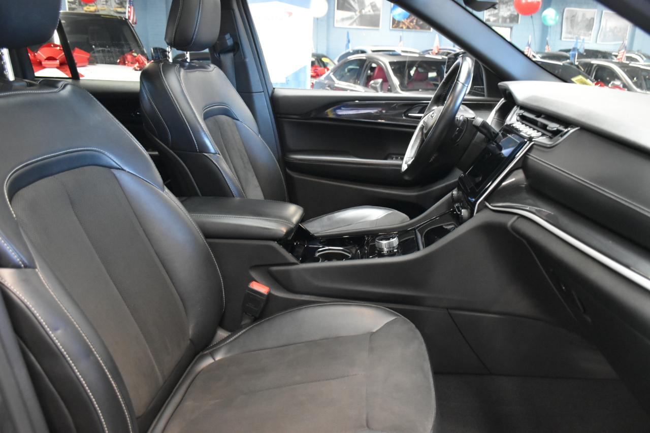 Jeep Grand Cherokee 4WD 4dr Laredo Altitude *Ltd Avail* 2022
