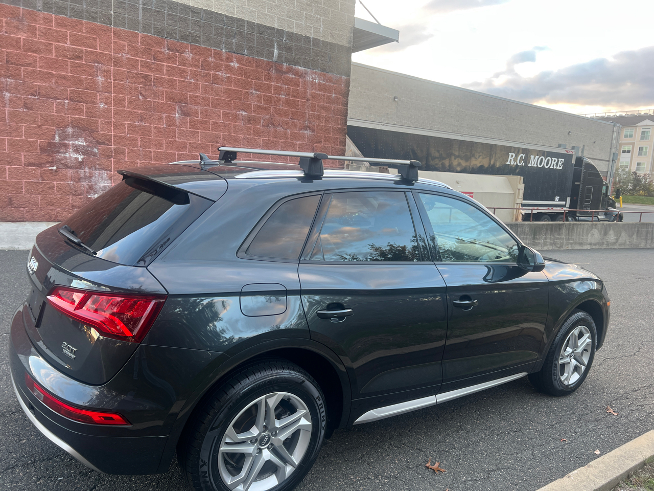 Audi Q5 2.0T Premium quattro 2018 Audi Q5 2.0T Premium quattro 2018