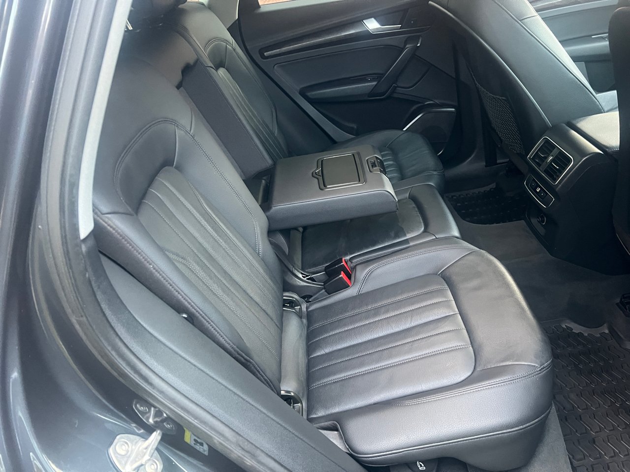 Audi Q5 2.0T Premium quattro 2018 Audi Q5 2.0T Premium quattro 2018