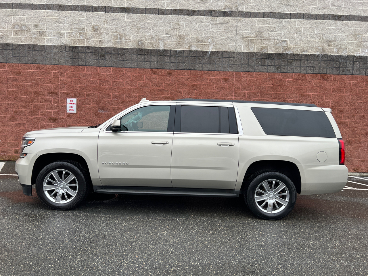 Chevrolet Suburban LT 4WD 2016