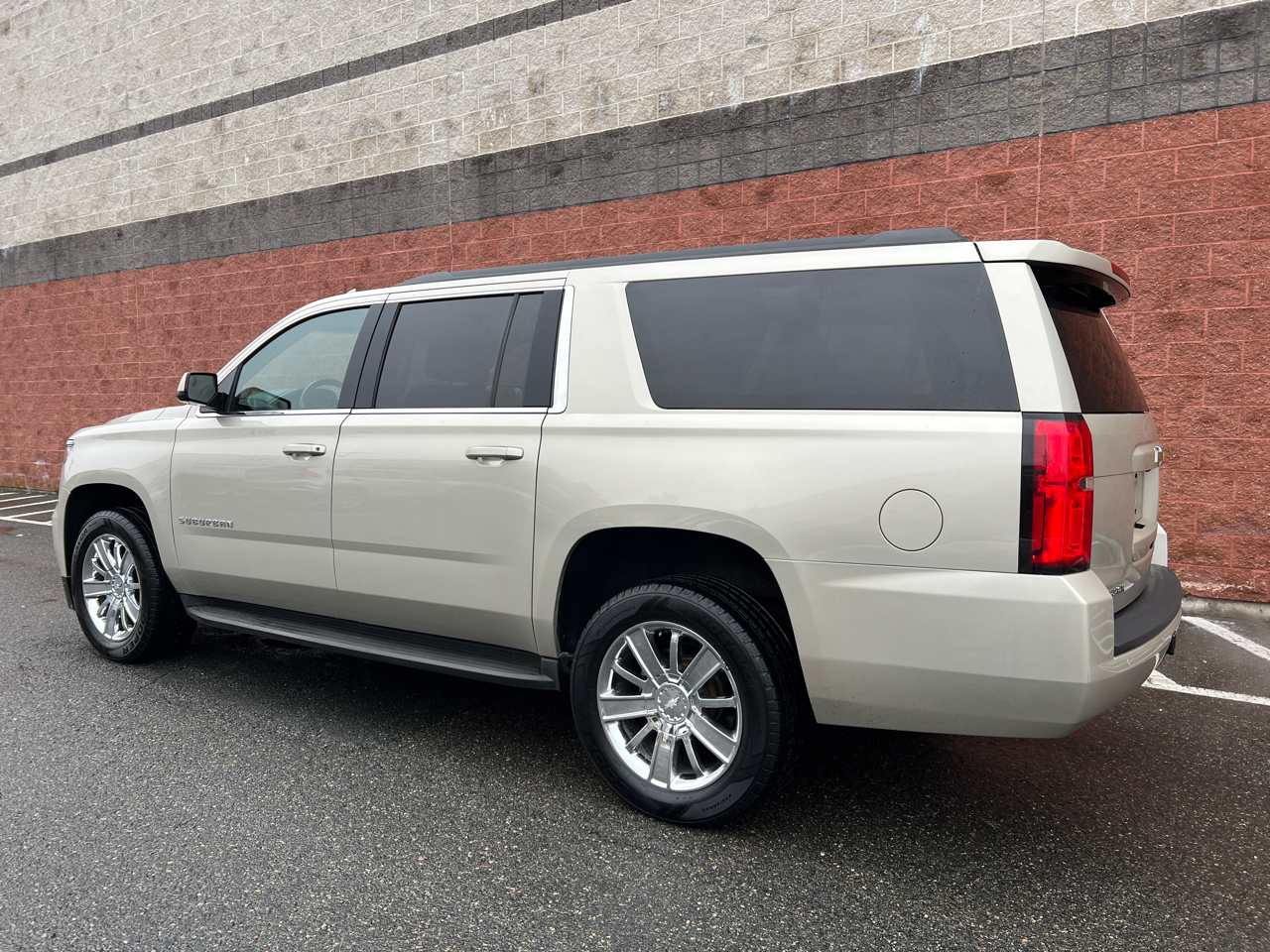 Chevrolet Suburban LT 4WD 2016