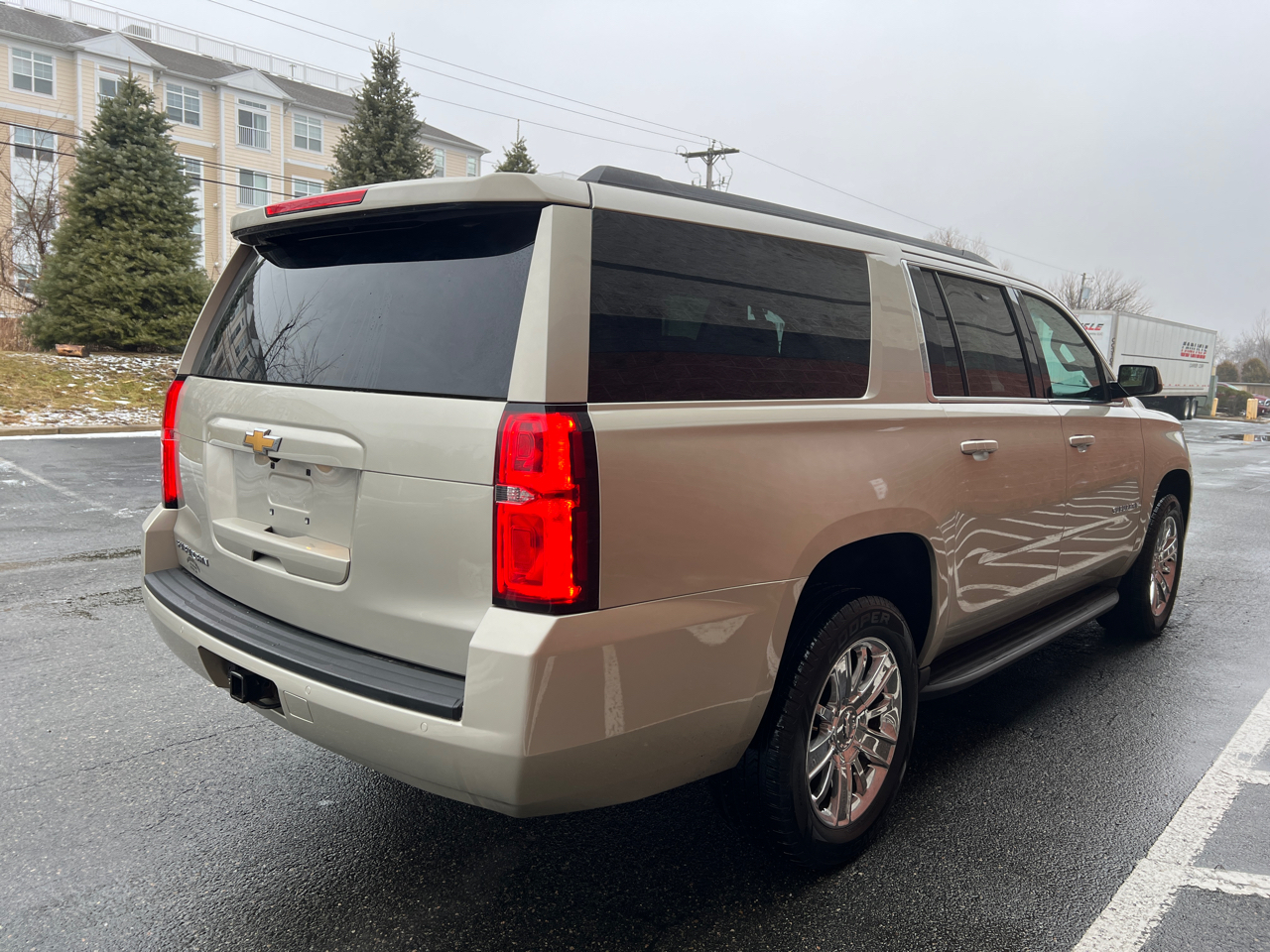 Chevrolet Suburban LT 4WD 2016