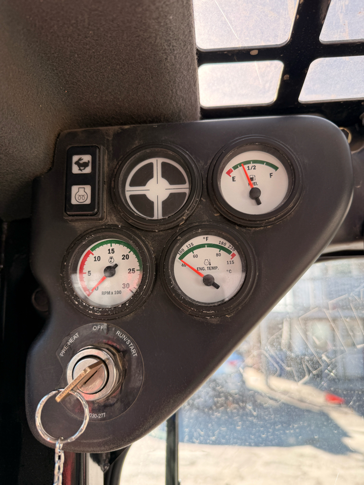 Takeuchi TS80R2  2015