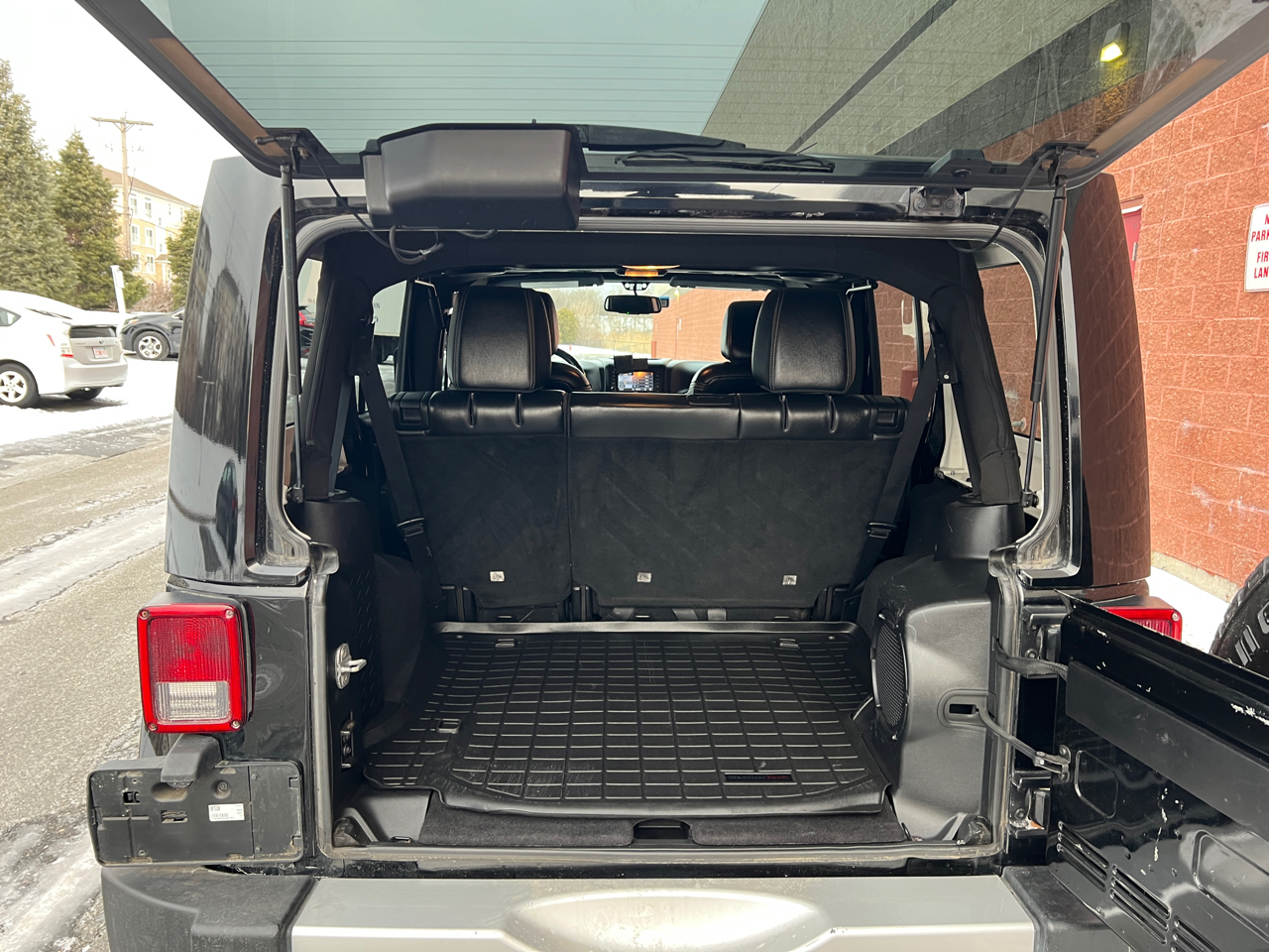 Jeep Wrangler Unlimited Sahara 4WD 2013