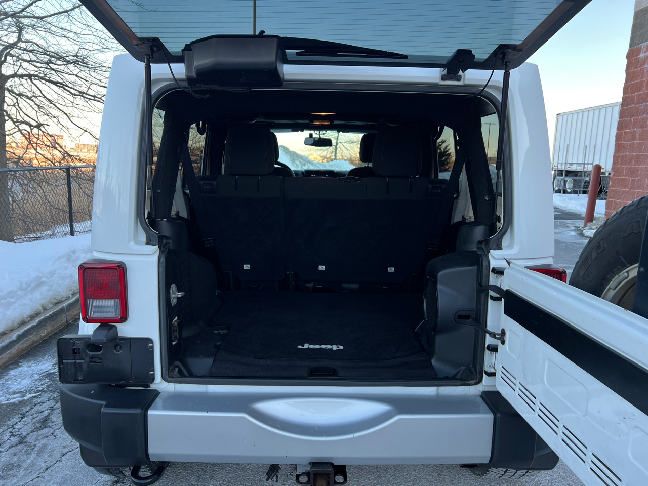 Jeep Wrangler Unlimited Sahara 4WD 2014