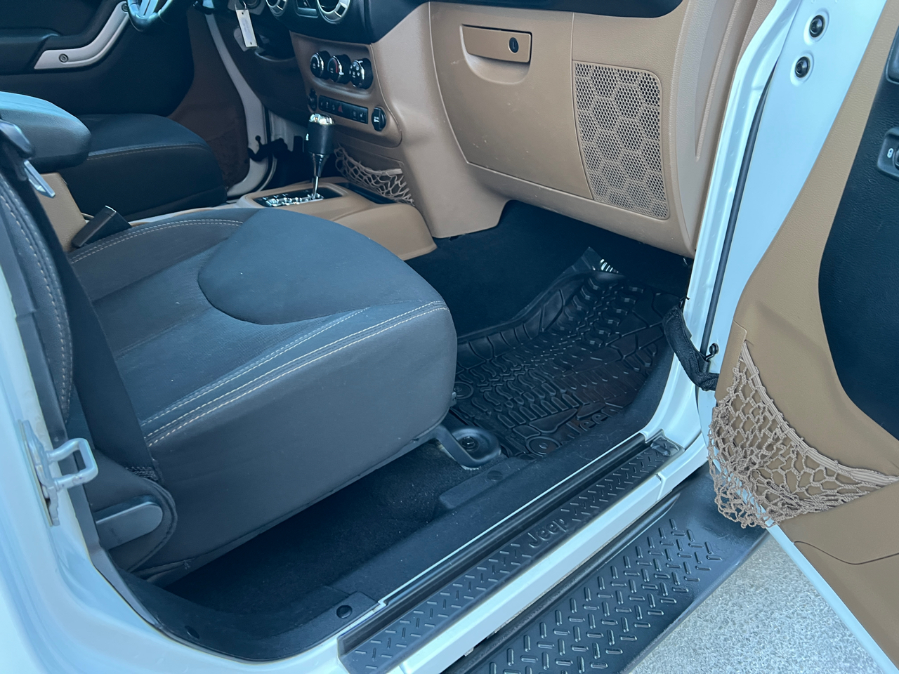 Jeep Wrangler Unlimited Sahara 4WD 2014