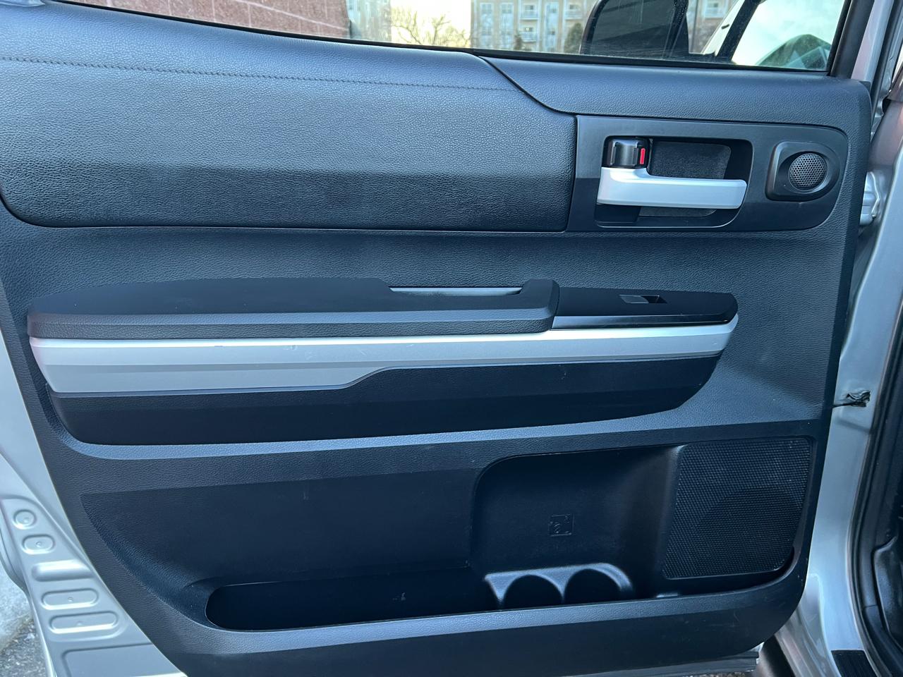 Toyota Tundra SR5 5.7L V8 CrewMax 4WD 2014