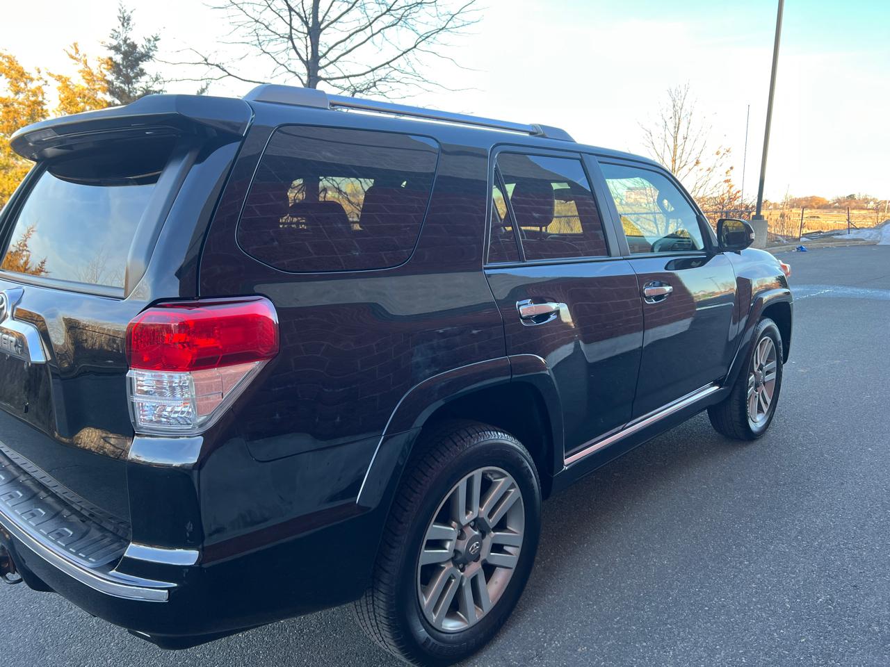 Toyota 4Runner 4WD 4dr V6 Limited (Natl) 2013