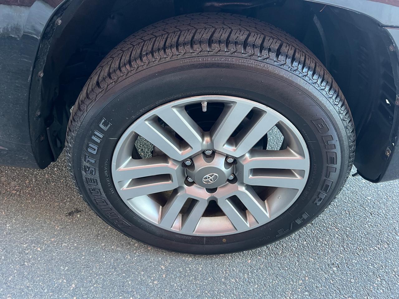 Toyota 4Runner 4WD 4dr V6 Limited (Natl) 2013