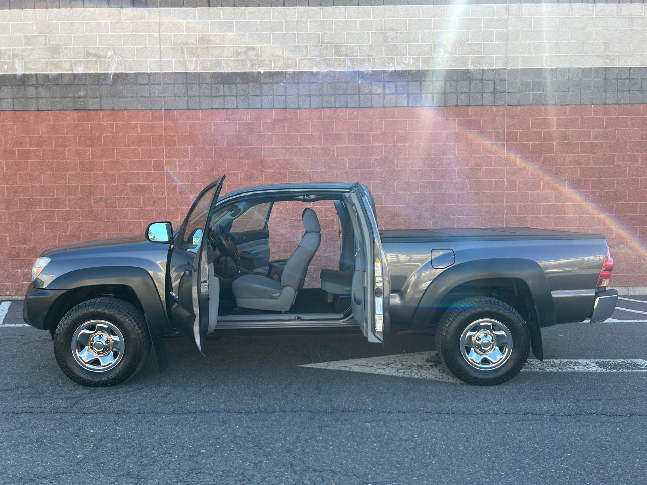 Toyota Tacoma 4WD SR Double Cab 5' Bed AT (Natl) 2012