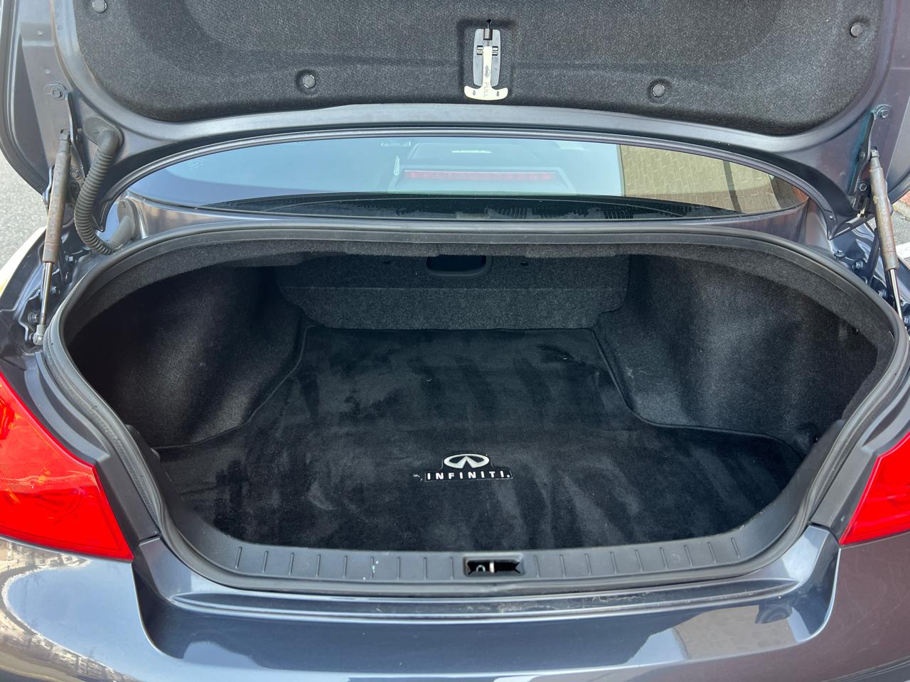 Infiniti G Sedan G37x AWD 2010