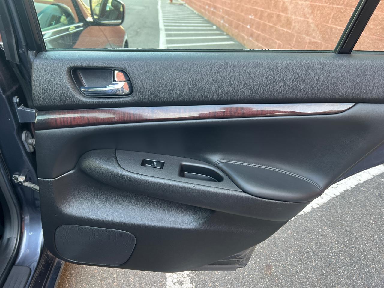 Infiniti G Sedan G37x AWD 2010