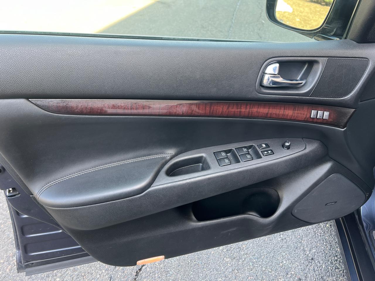 Infiniti G Sedan G37x AWD 2010