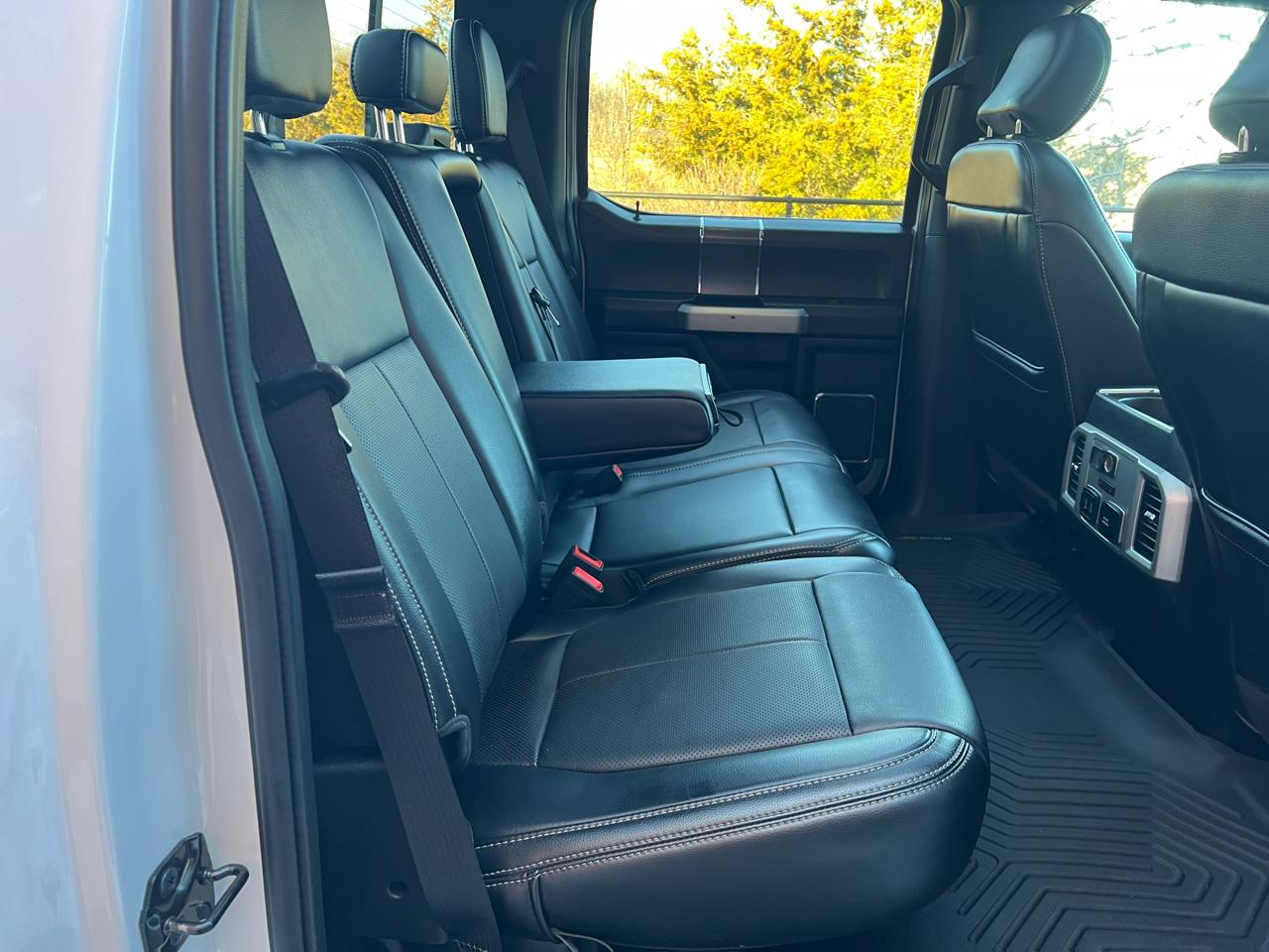 Ford F-150 4WD SuperCrew 157" Lariat 2019