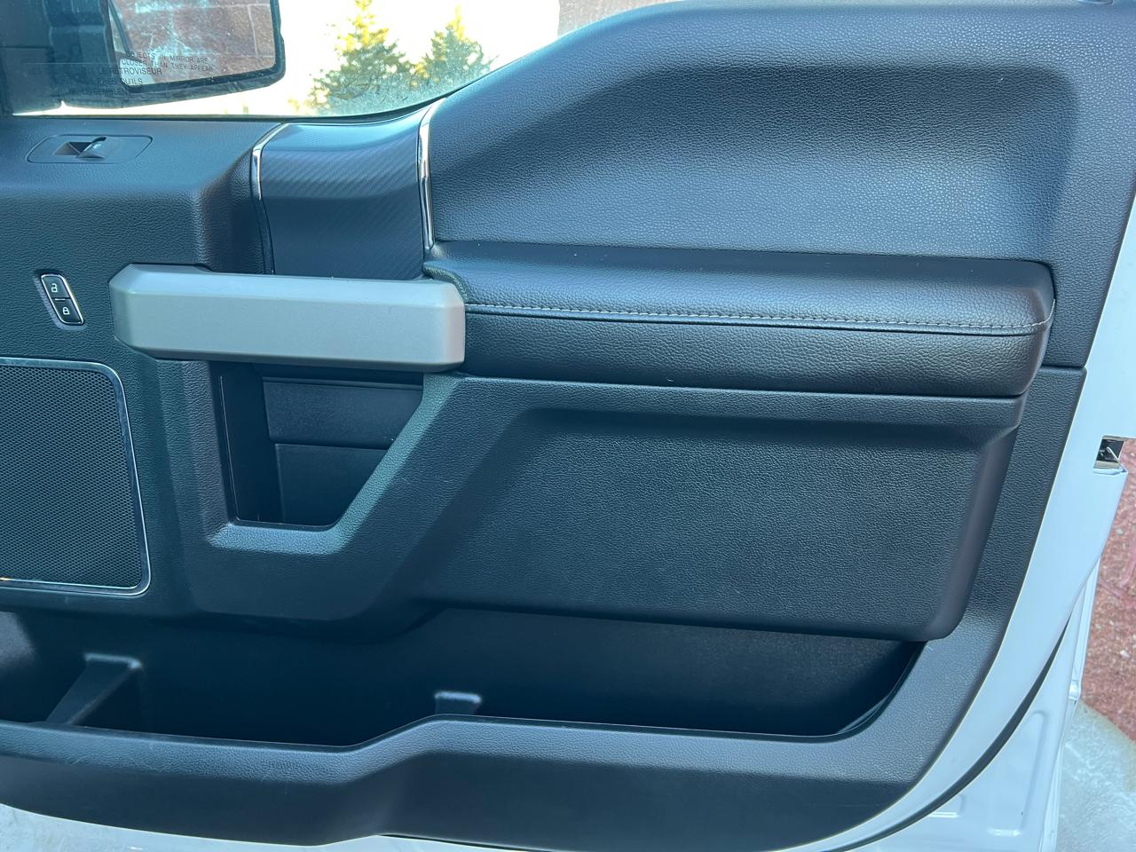 Ford F-150 4WD SuperCrew 157" Lariat 2019