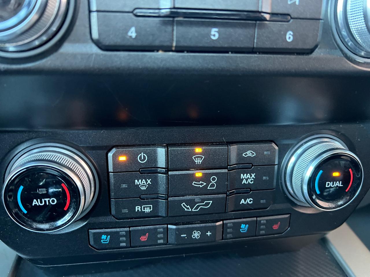 Ford F-150 4WD SuperCrew 157" Lariat 2019