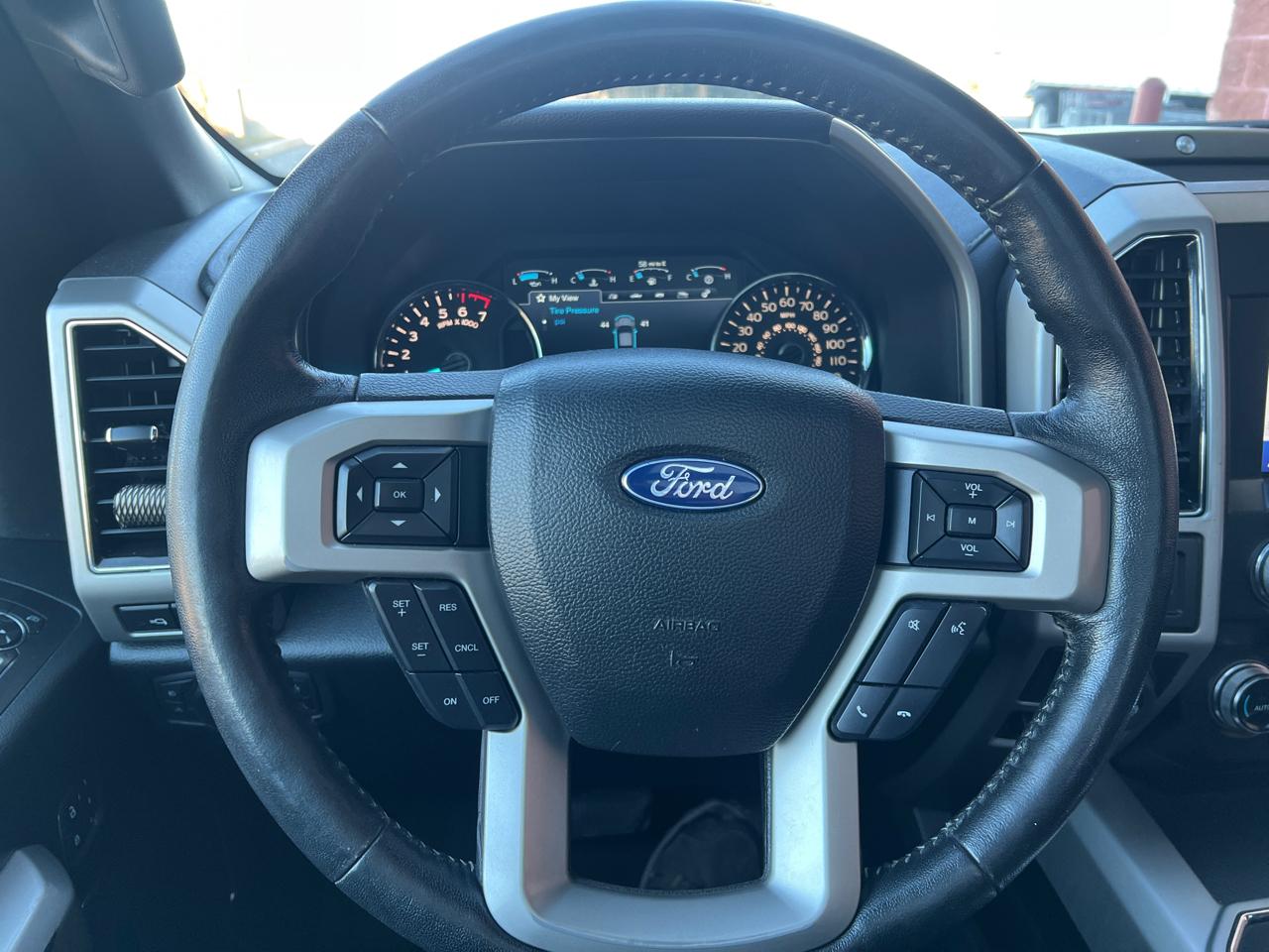 Ford F-150 4WD SuperCrew 157" Lariat 2019