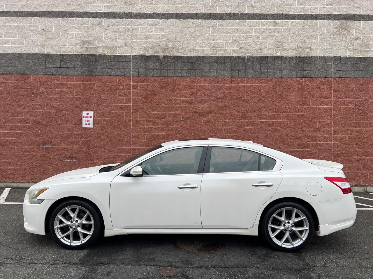 Nissan Maxima S 2009