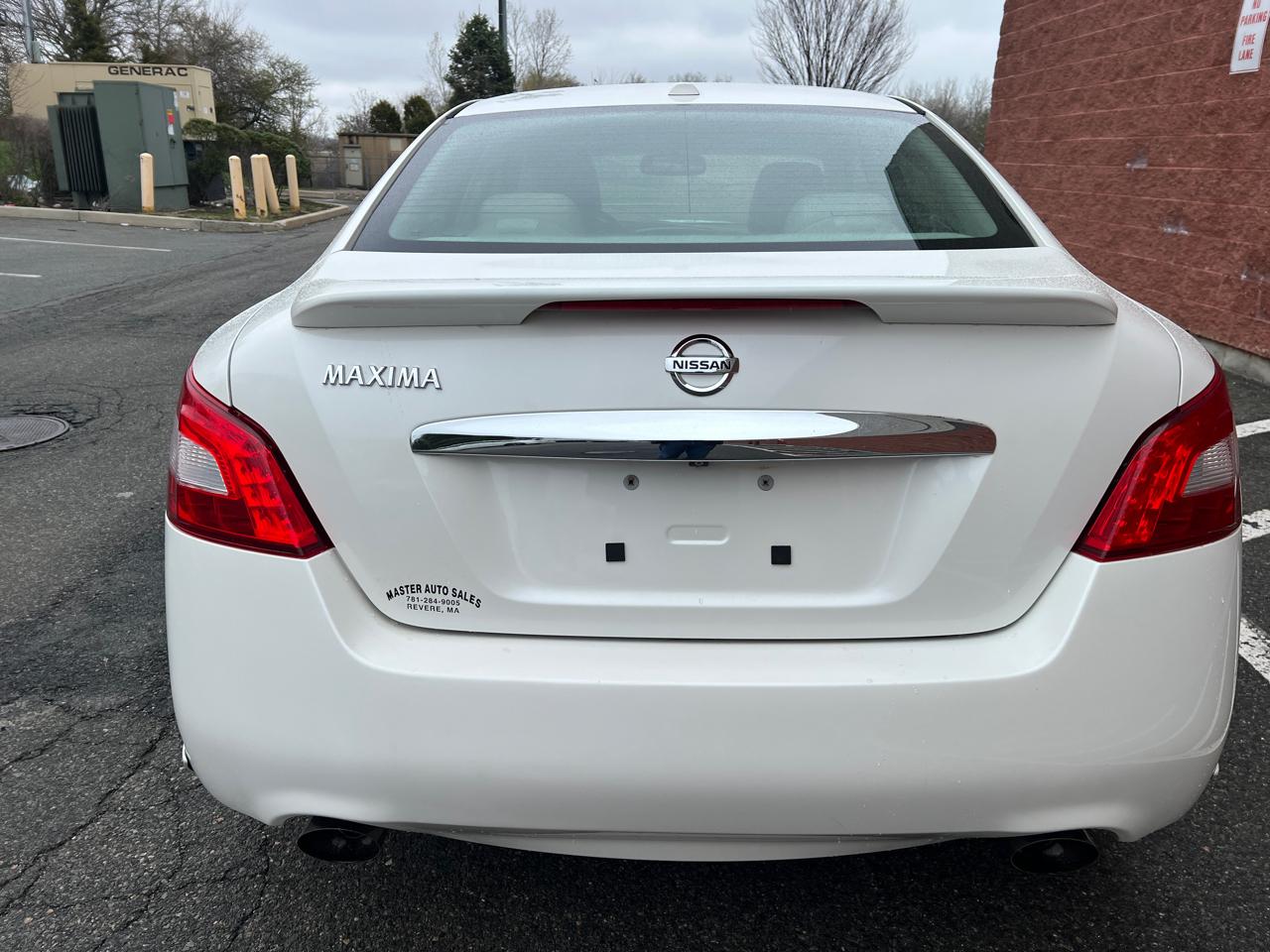 Nissan Maxima S 2009