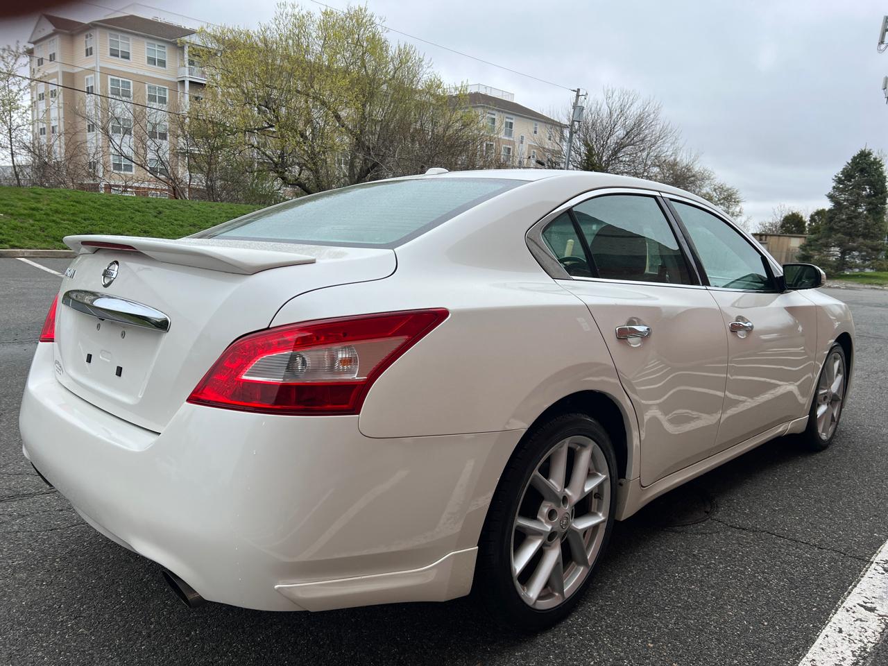 Nissan Maxima S 2009