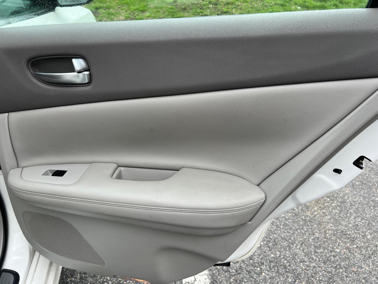 Nissan Maxima S 2009