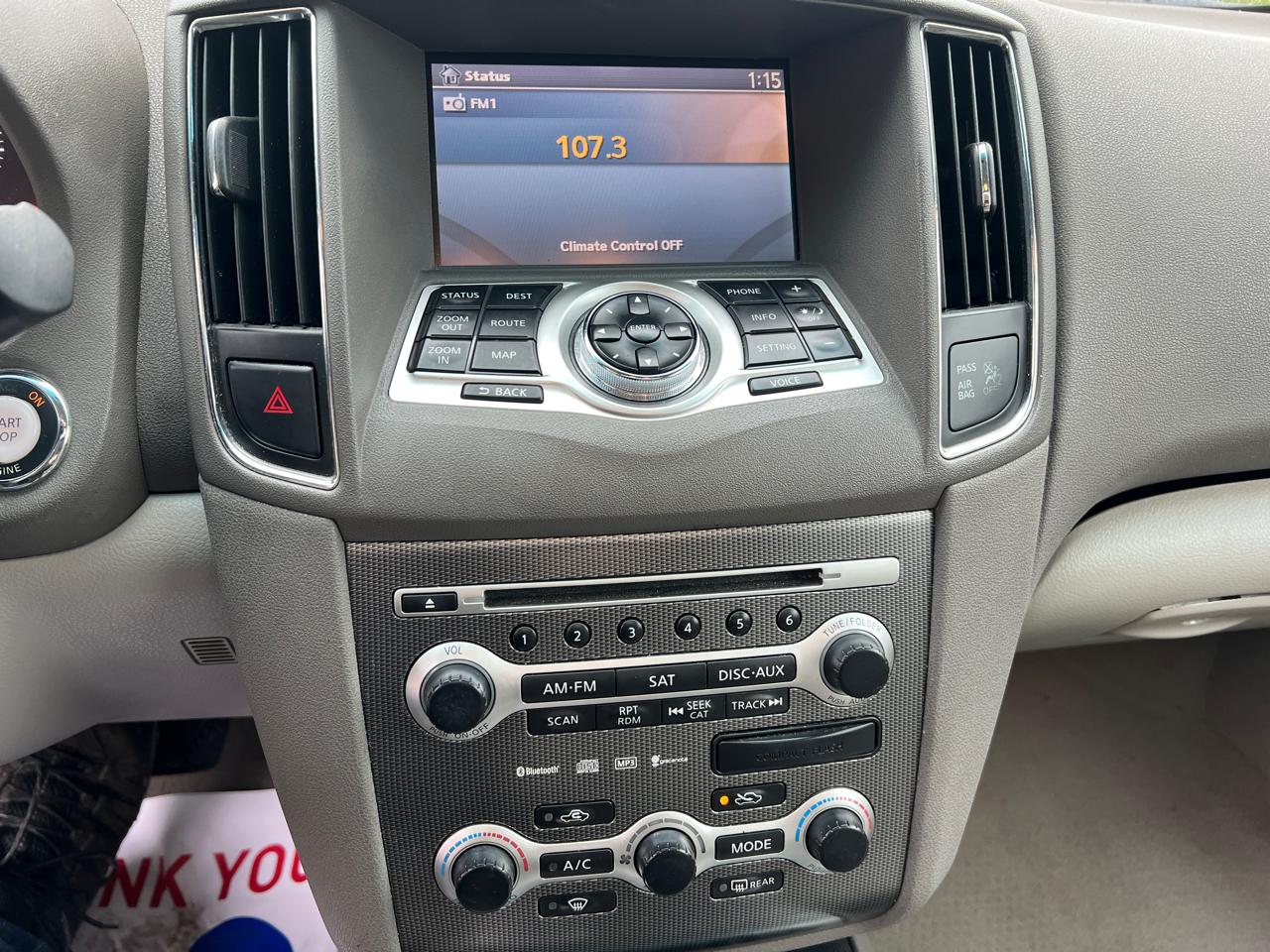 Nissan Maxima S 2009