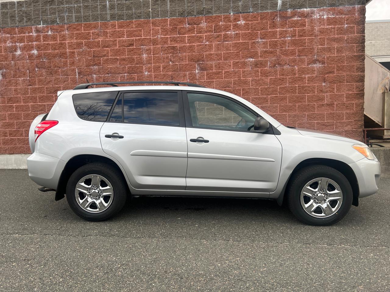 Toyota RAV4 Base I4 4WD 2012