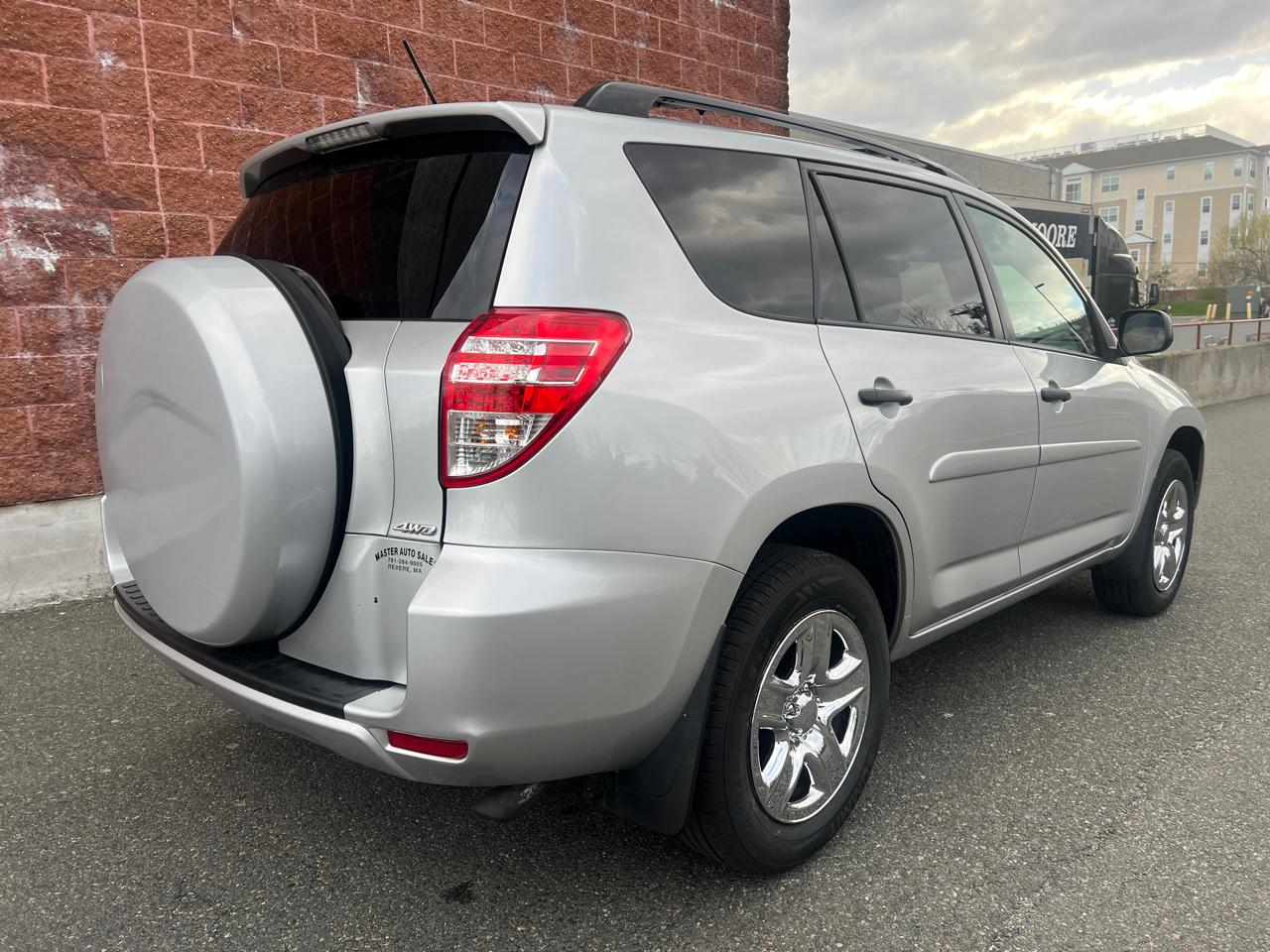 Toyota RAV4 Base I4 4WD 2012