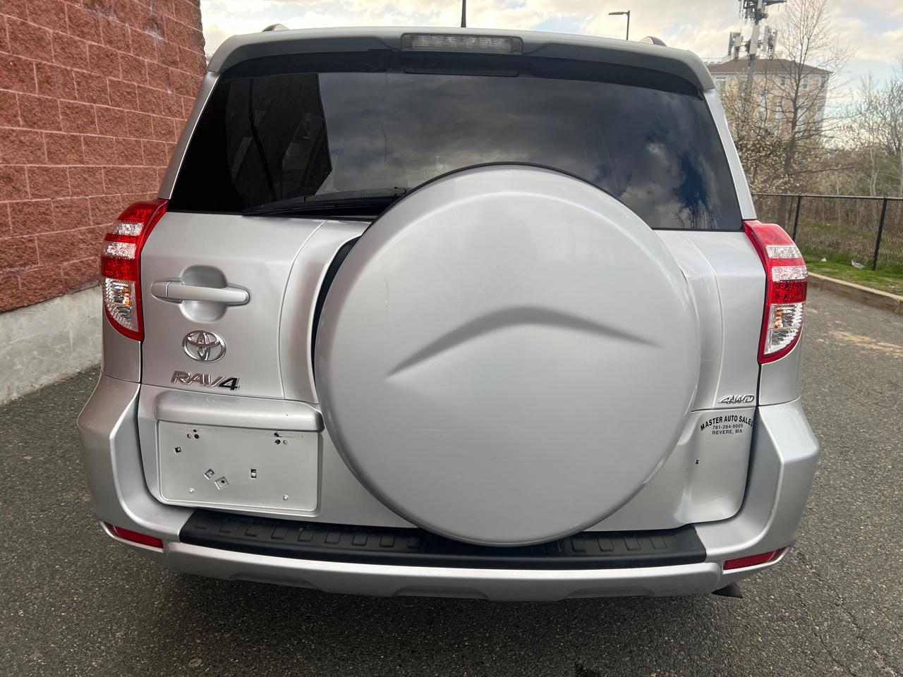 Toyota RAV4 Base I4 4WD 2012